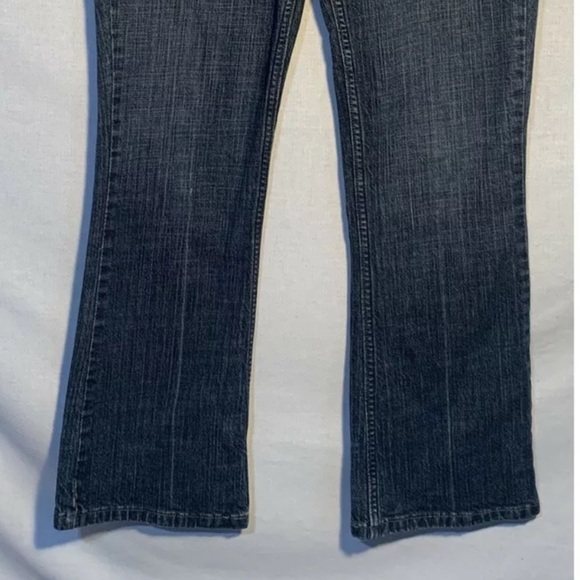 Levi Strauss Signature | Size 10 | Low Rise Boot Cut | Misses Short 29” Jeans - Picture 9 of 10